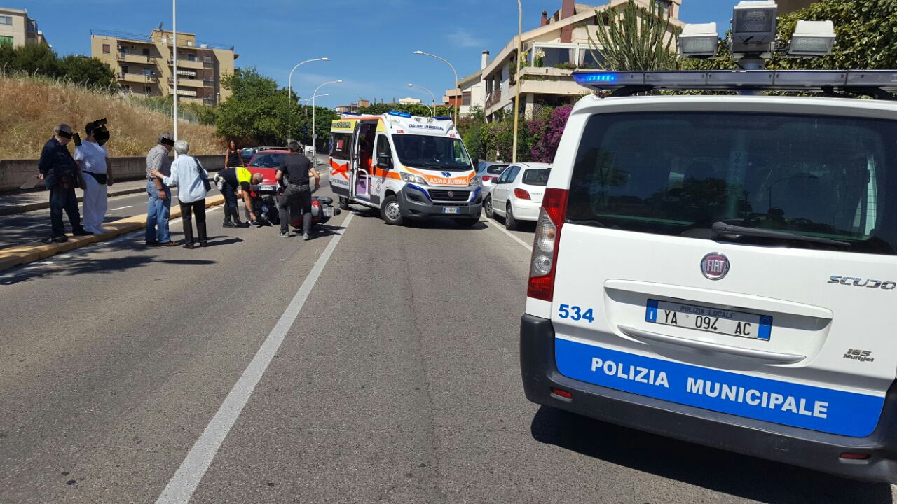 Anziano Investito Da Uno Scooter In Via Dei Conversi Mentre