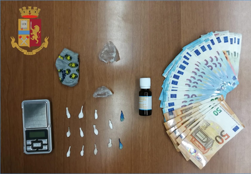 Cagliari Market Di Cocaina Ed Eroina In Casa 3 Arresti Cagliari