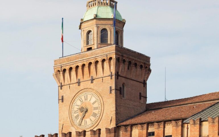 Monumenti bolognesi. La storia della Torre dell’Orologio che domina Piazza Maggiore