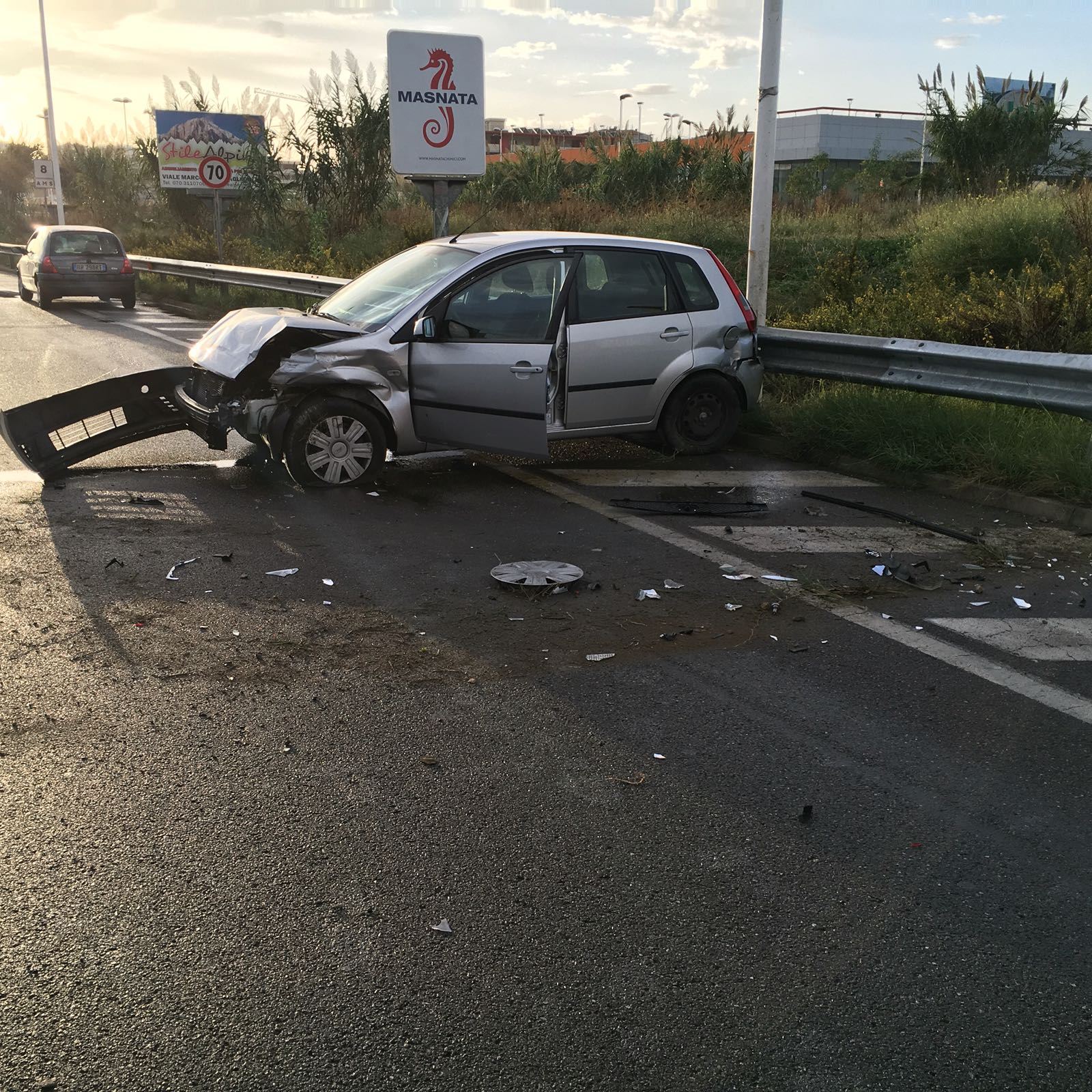 Spettacolare Incidente Sull Asse Mediano Illeso Il Conducente Cagliari Vistanet