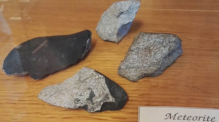 Lo sapevate? L’unico meteorite precipitato dallo spazio in Sardegna cadde sopra una casa di Sinnai nel 1956