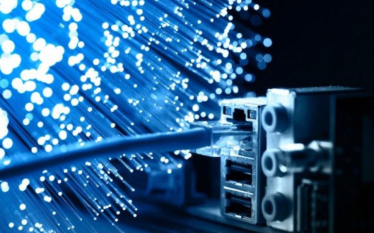 Banda ultra-larga in arrivo: 30 megabit al secondo nelle case sarde. Il ministero ratifica l’accordo con la Regione