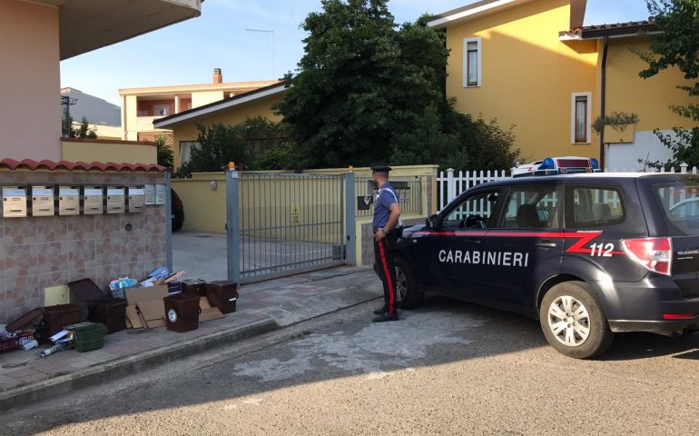 Rapinano Mascherati Un Rappresentante Di Gioielli Ladri In Fuga Ad Assemini Con Bottino Da 60 9113