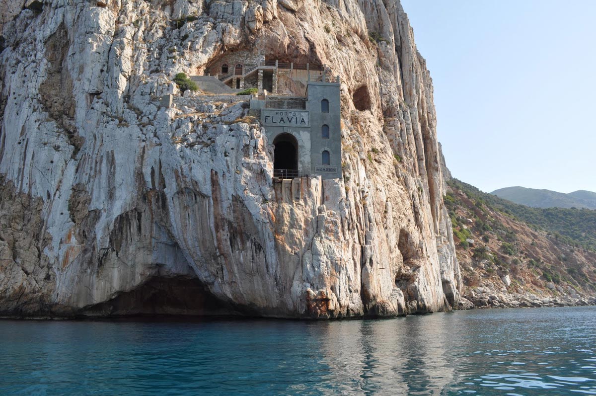 Boom di visitatori nell'ex miniera di Porto Flavia e nella Grotta di ...