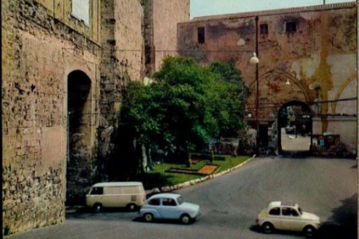 La Cagliari che non c’è più: la porta di San Pancrazio nel 1965