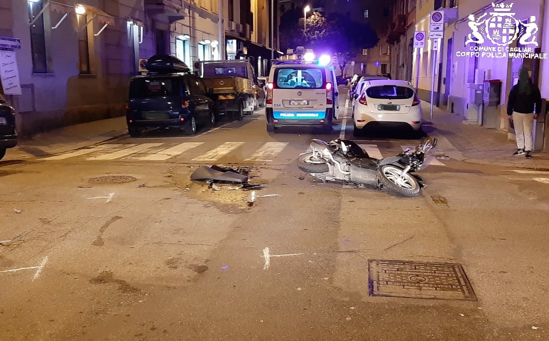 Incidente A Cagliari In Via Puccini. Auto Contro Moto: Ferito Il ...