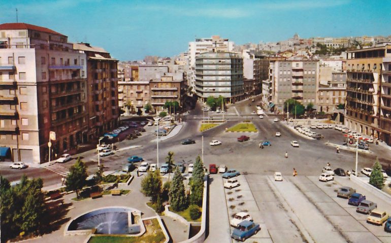La Cagliari che non c’è più: piazza Repubblica in una foto del 1970