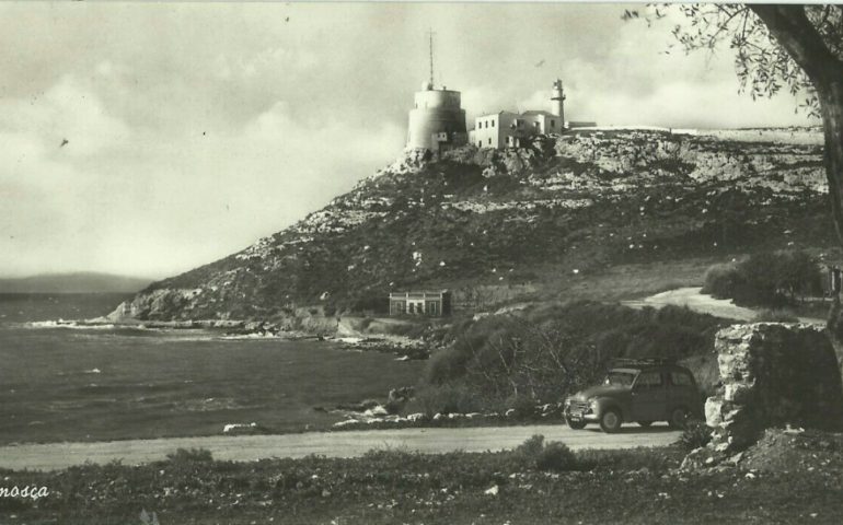 La Cagliari che non c’è più: Calamosca e il faro in una foto del 1954
