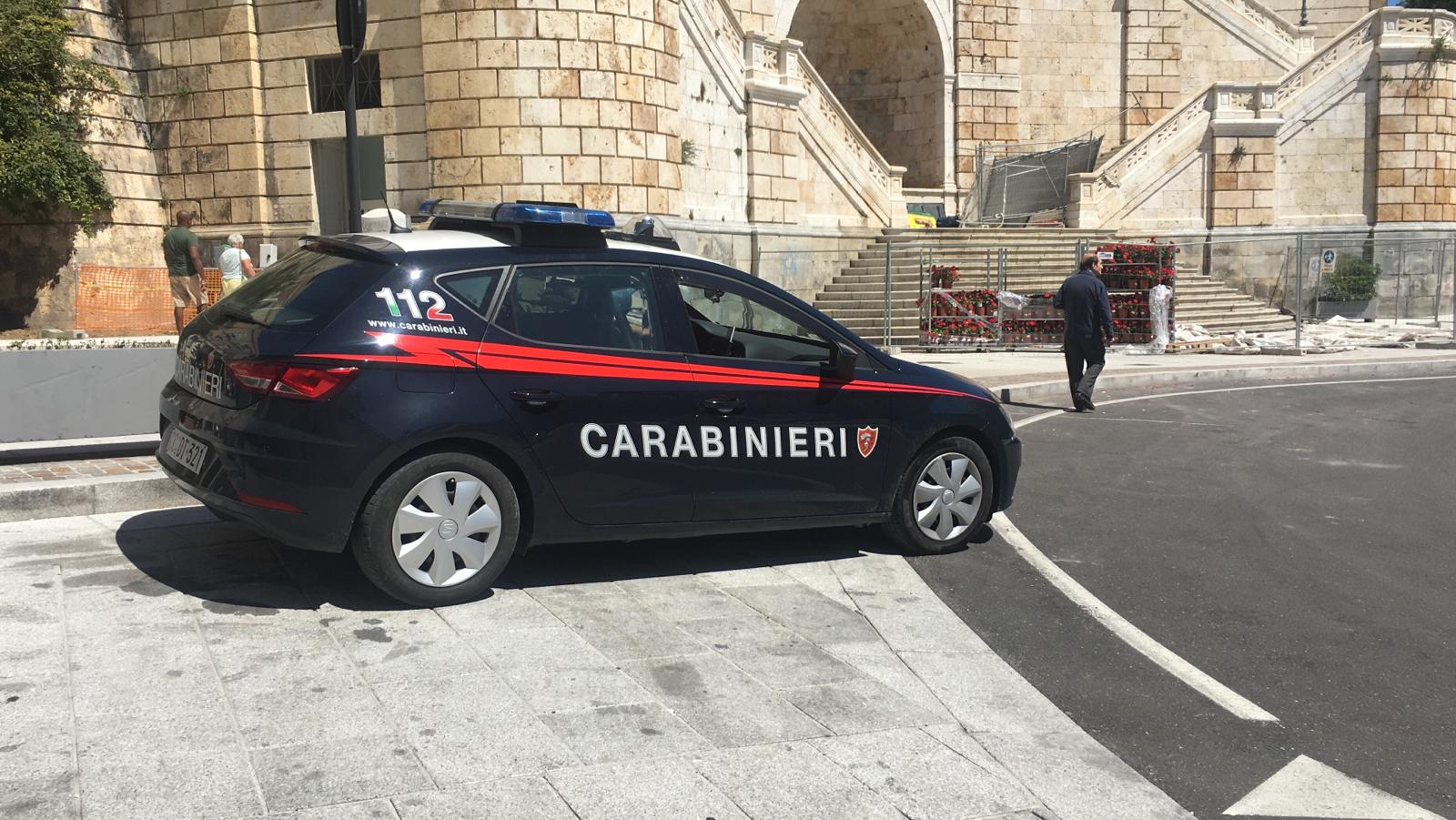 Tragedia Sfiorata Al Bastione Salvata Una Ragazza Che Tentava Di Lanciarsi Dal Cornicione