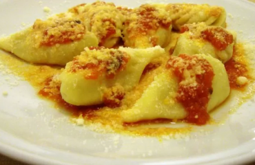 Le specialità gastronomiche della Sardegna presentate dal Gambero Rosso: culurgiones al sugo
