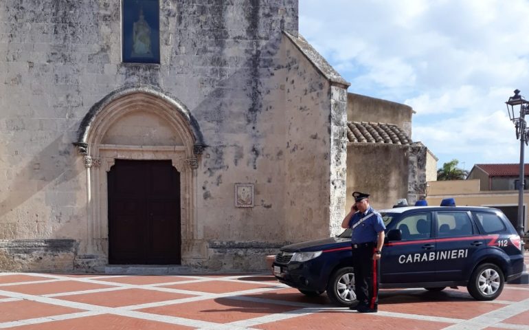 I carabinieri intervengono alla Chiesa di San Pietro ad Assemini dopo che un uomo si stava masturbando durante la MEssa