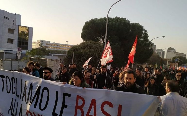 A Foras: manifestazione contro l’idea di rendere il porto di Cagliari l’ennesima servitù militare