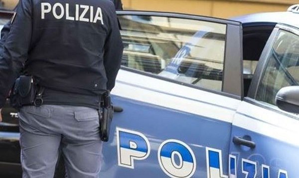 Cagliari: ruba un’auto per un incontro amoroso e aggredisce i poliziotti. Arrestato 51enne