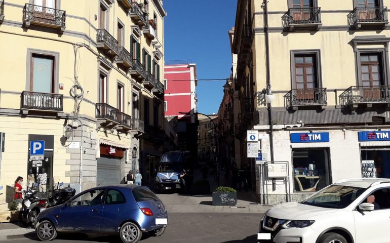 Cagliari salvo, in piazza Yenne la “paura” dei festeggiamenti: centro blindato e polizia schierata