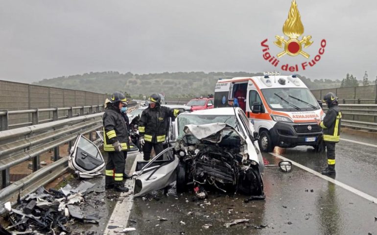 scontro frontale a castiadas muore un uomo cagliari vistanet