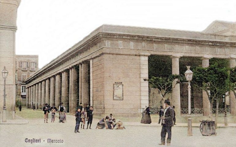 Prima il mercato a Cagliari si trovava nel Largo Carlo Felice e sembrava un tempio greco