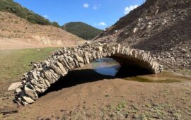 La siccità riporta alla luce il ponte romano sul rio Canonica, un piccolo ponte che resiste, perfetto, da 2000 anni 