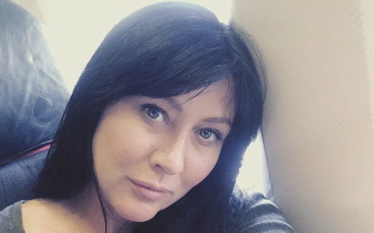 Muore a 53 anni Shannen Doherty, la star di Beverly Hills 90210