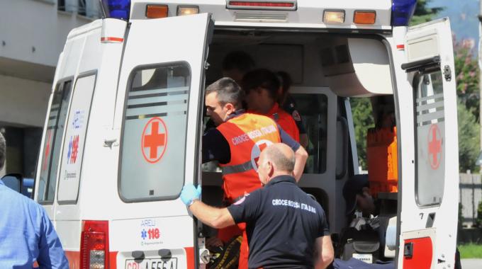 ambulanza-del-118-durante-il-soccorso (1)