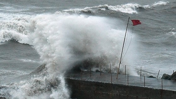 Venti Di Burrasca Si Abbatteranno Sulla Sardegna. Onde Alte 7 Metri ...