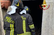 Incendio in un capannone a Macchiareddu: operaio salvato dai Vigili del Fuoco