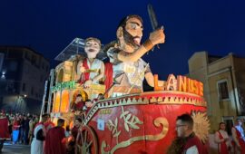 (PHOTOGALLERY) Tra musica e colori, Lanusei ha dato il via al carnevale in Ogliastra