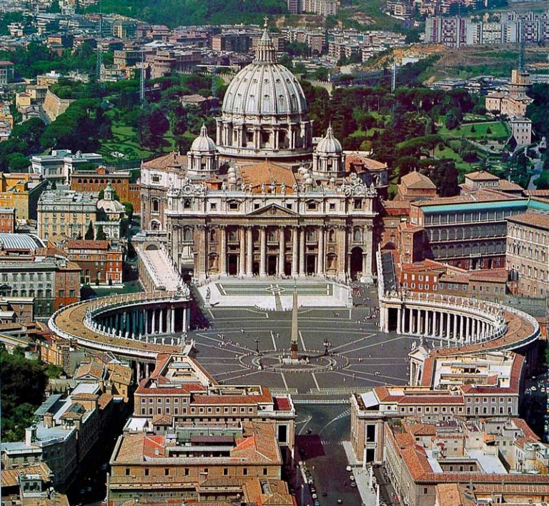 Albums 96+ Pictures for whom was the piazza san pietro designed Latest