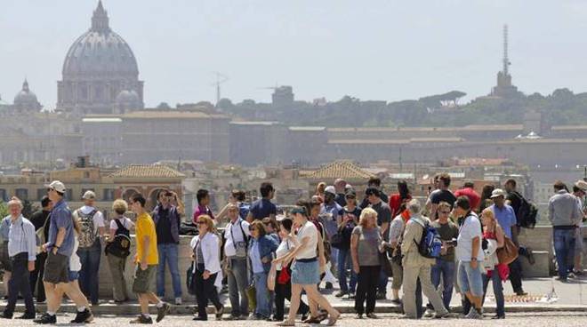 Roma, la tassa di soggiorno raddoppia: tutti (o quasi) contrari