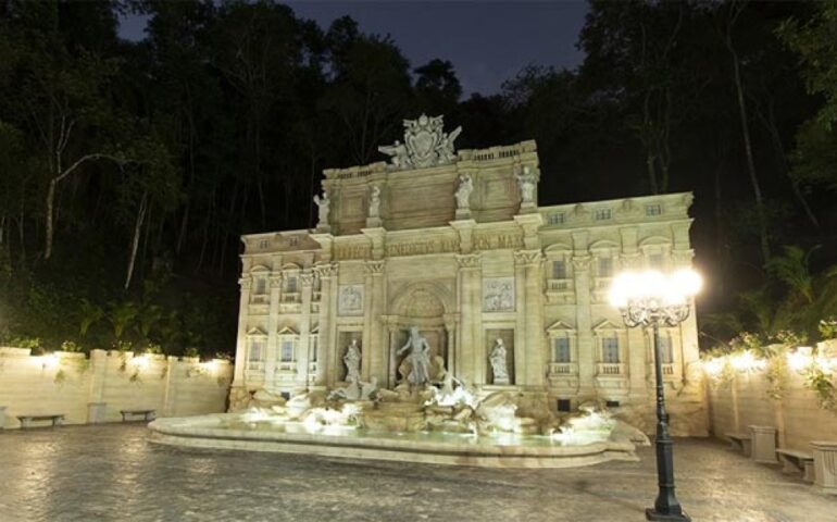 La replica della Fontana di Trevi