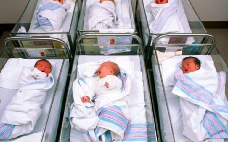 Roma, notevole incremento delle nascite, rispetto alle tendenze nazionali: nel 2023 il numero di neonati è cresciuto del 6,07%