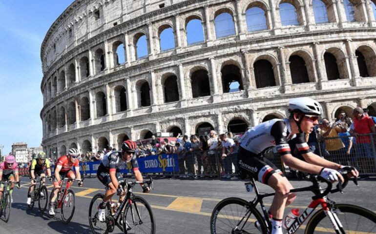 Giro d’Italia: la tappa di Roma tra Eur, Ostia e il Colosseo