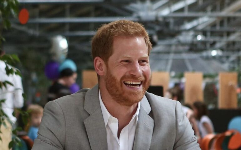 Il Principe Harry compie 40 anni, l’eredità milionaria della Regina Madre nelle sue mani oggi