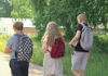 bambini fuori dalla scuola