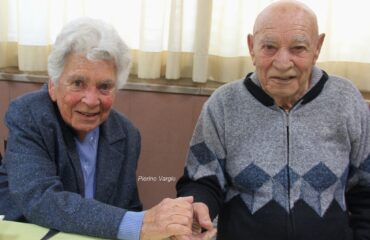 Tziu Mario Olivari 100 anni oggi .Con la Sorella Tzia Maria di anni 96